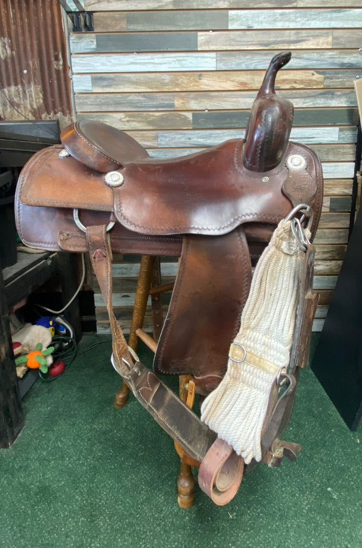 USED Coats Saddlery Cutting Saddle 17.5" Seat 6.5" Gullet Medium Oil