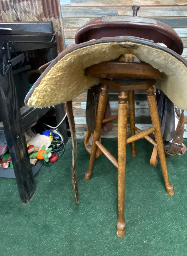 USED Coats Saddlery Cutting Saddle 17.5" Seat 6.5" Gullet Medium Oil