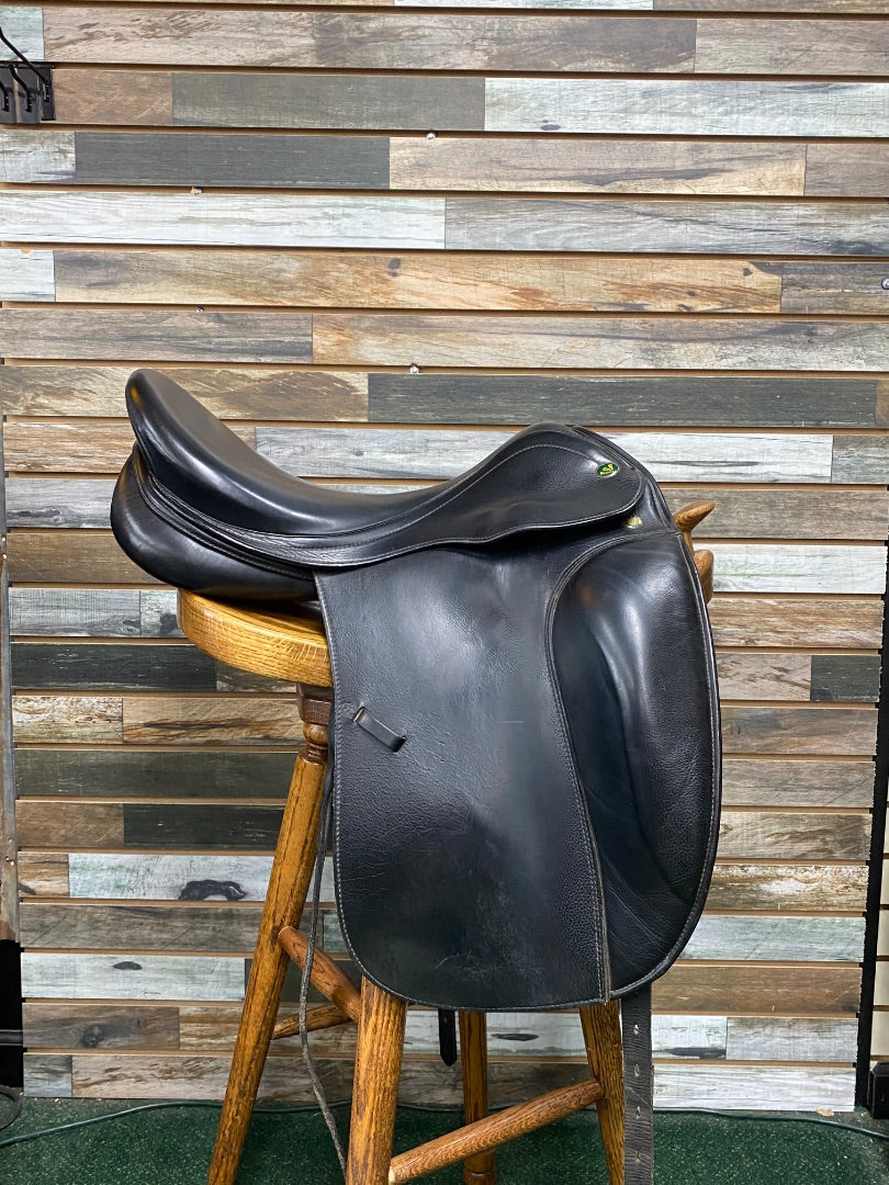 USED Prestige Dressage Saddle 18" Black
