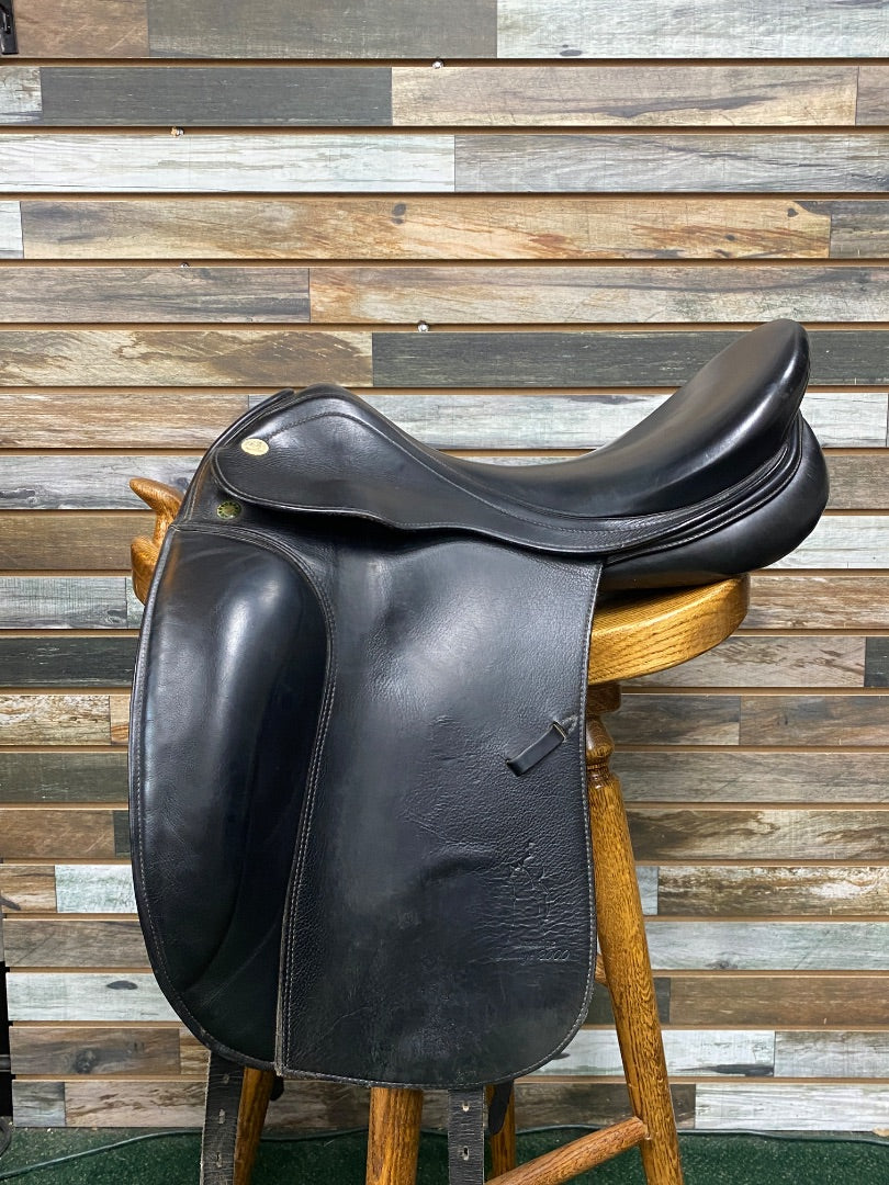 USED Prestige Dressage Saddle 18" Black