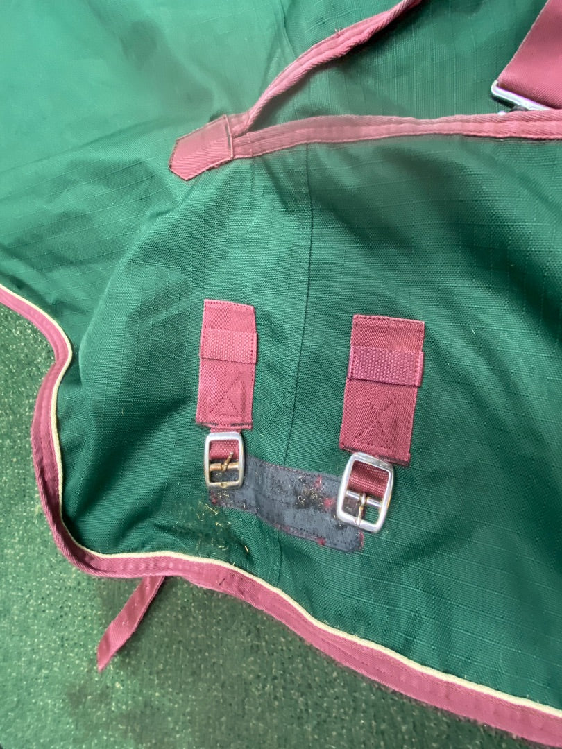 USED Judy's Tack Shop Turnout Blanket 72" Green/Maroon