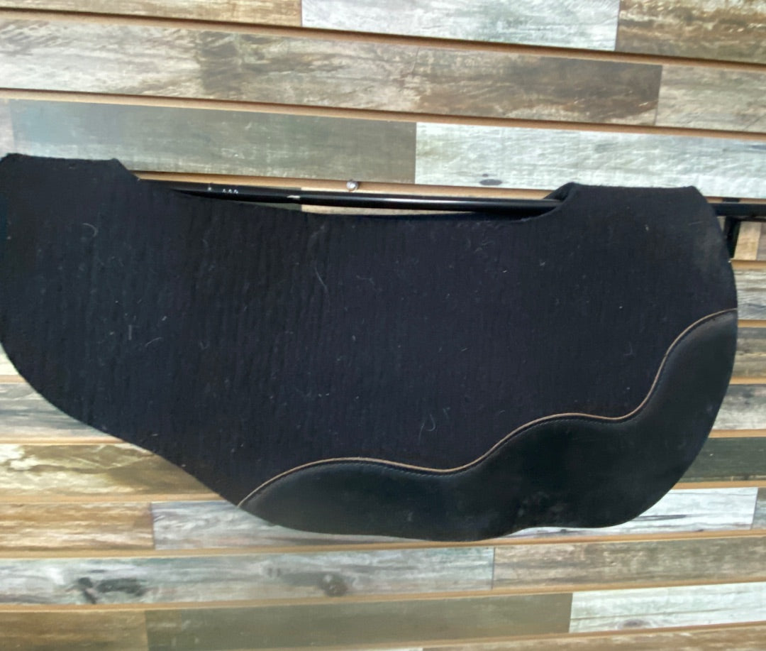USED Crest Ridge Saddlery Spinal Relief Felt Pad Rounded Skirt Black