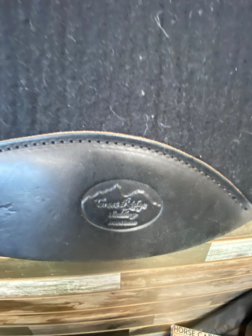 USED Crest Ridge Saddlery Spinal Relief Felt Pad Rounded Skirt Black