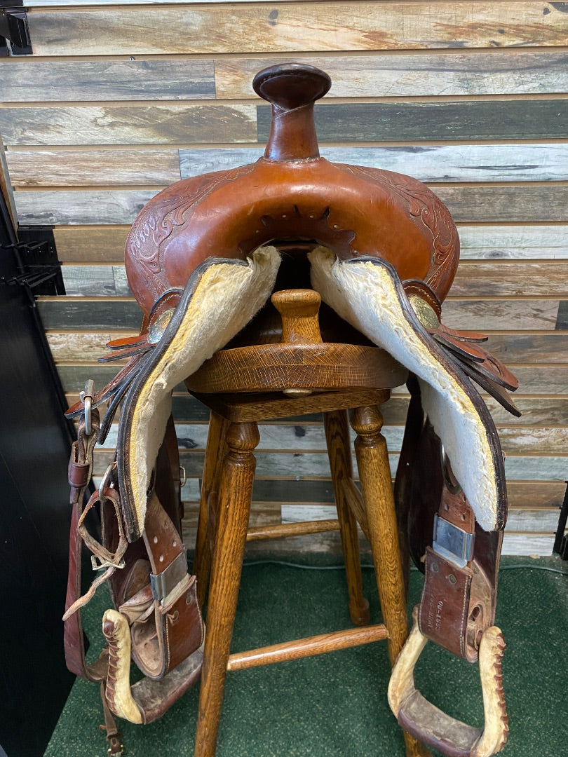 USED Hereford Western Show Saddle 16" Dark Oil