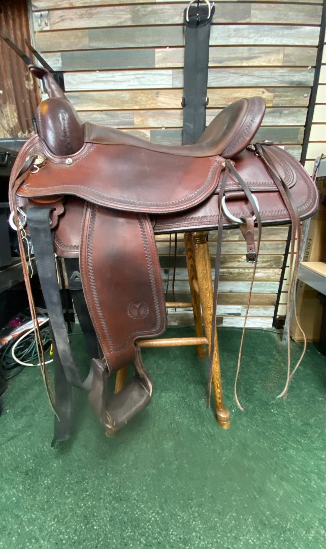 USED Circle Y Flex Saddle Trail with Girth 17" Dark Oil