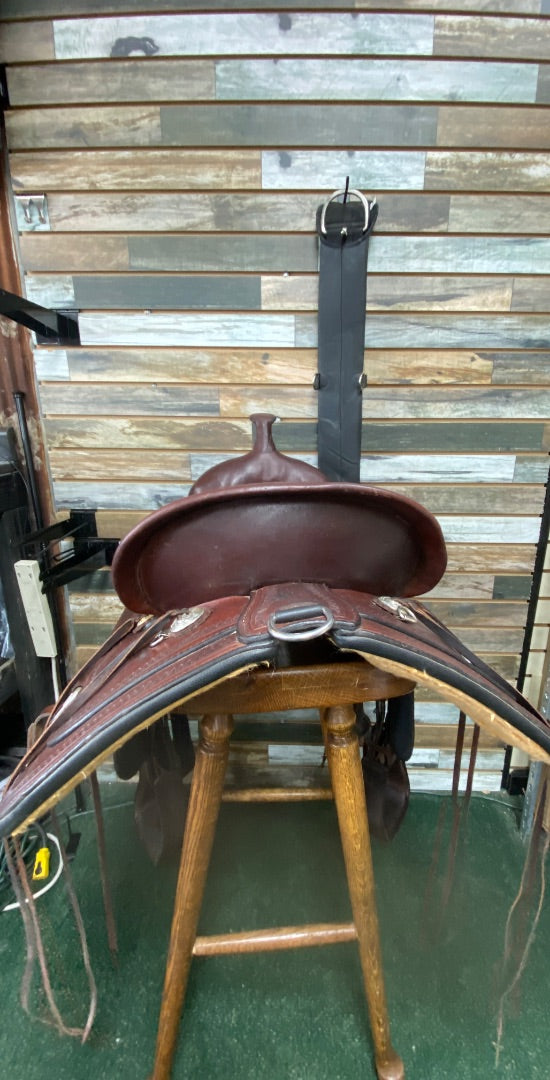USED Circle Y Flex Saddle Trail with Girth 17" Dark Oil