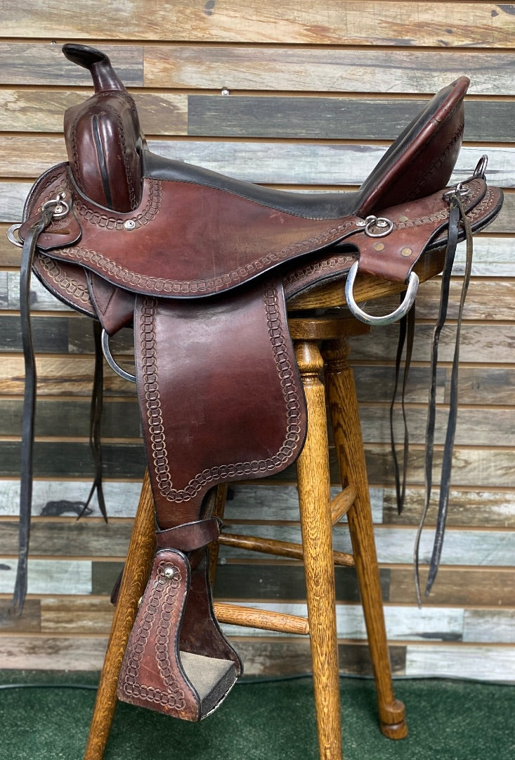 USED Dixieland Gaited Saddles Gaited Trail Saddle 17" Medium Oil