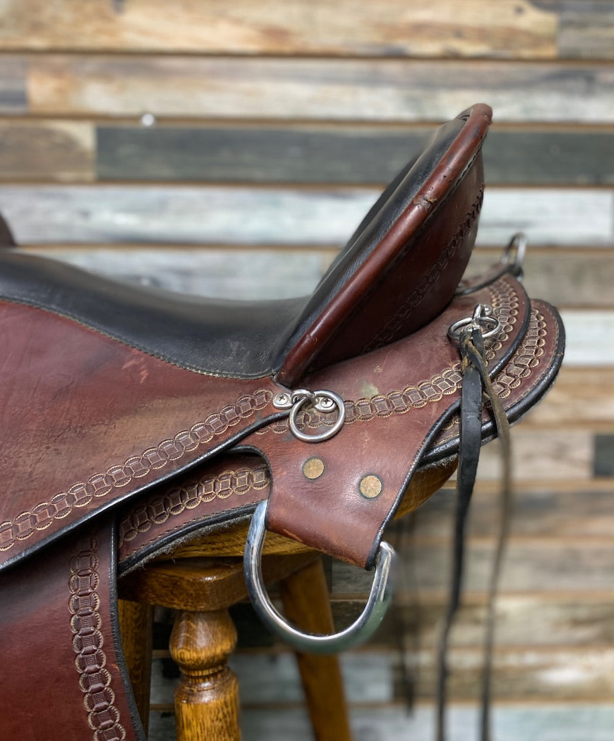 USED Dixieland Gaited Saddles Gaited Trail Saddle 17" Medium Oil