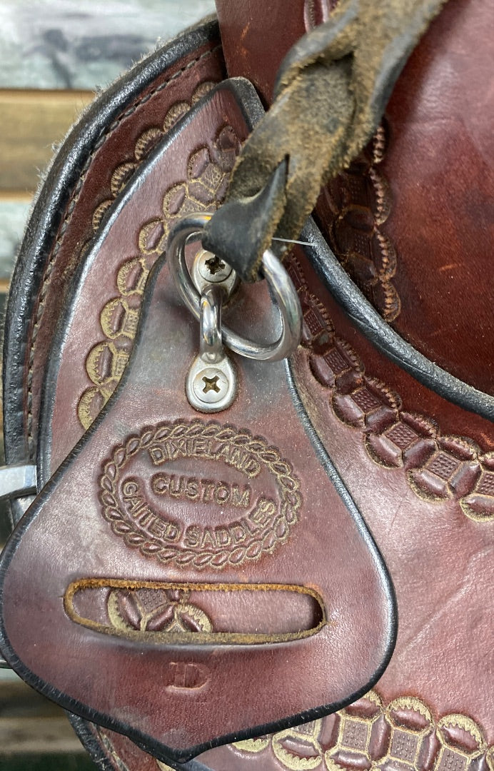USED Dixieland Gaited Saddles Gaited Trail Saddle 17" Medium Oil