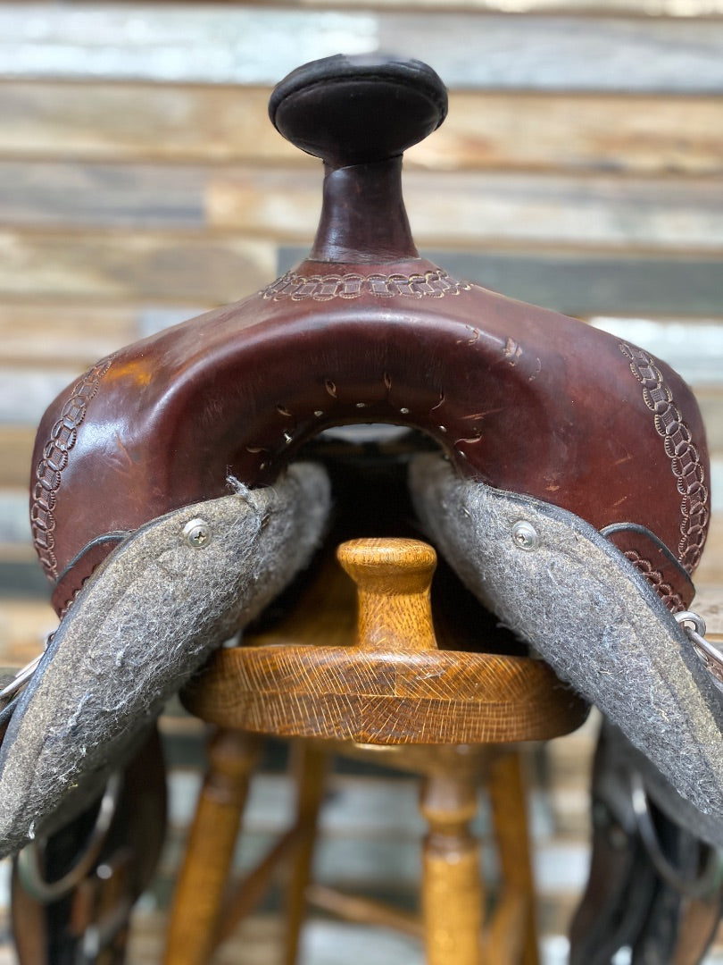USED Dixieland Gaited Saddles Gaited Trail Saddle 17" Medium Oil