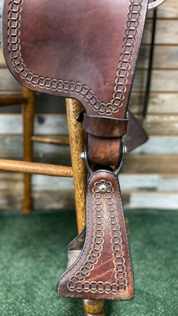 USED Dixieland Gaited Saddles Gaited Trail Saddle 17" Medium Oil