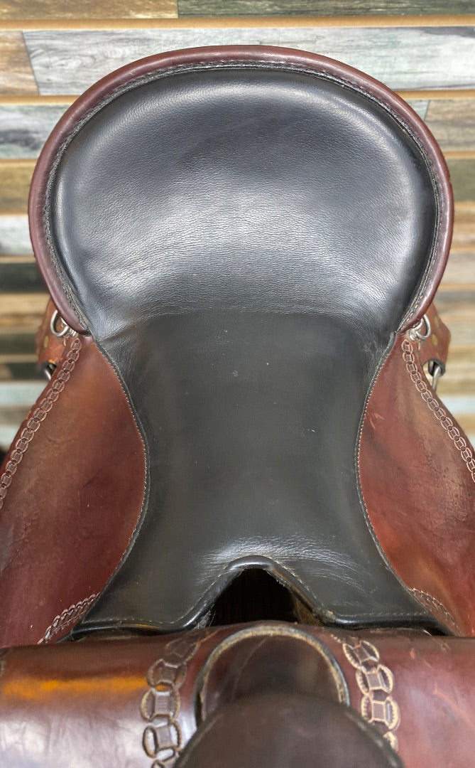 USED Dixieland Gaited Saddles Gaited Trail Saddle 17" Medium Oil
