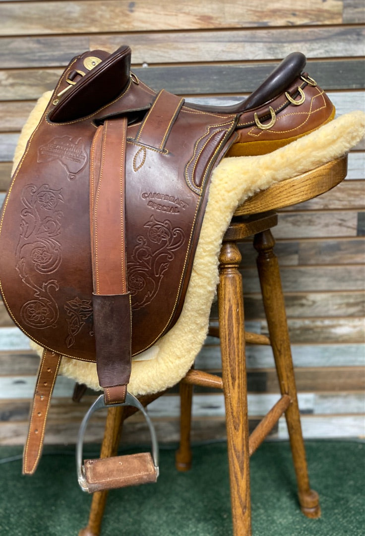 USED The Australian Stockmans Saddlery Australian Saddle 15” Dark Oil
