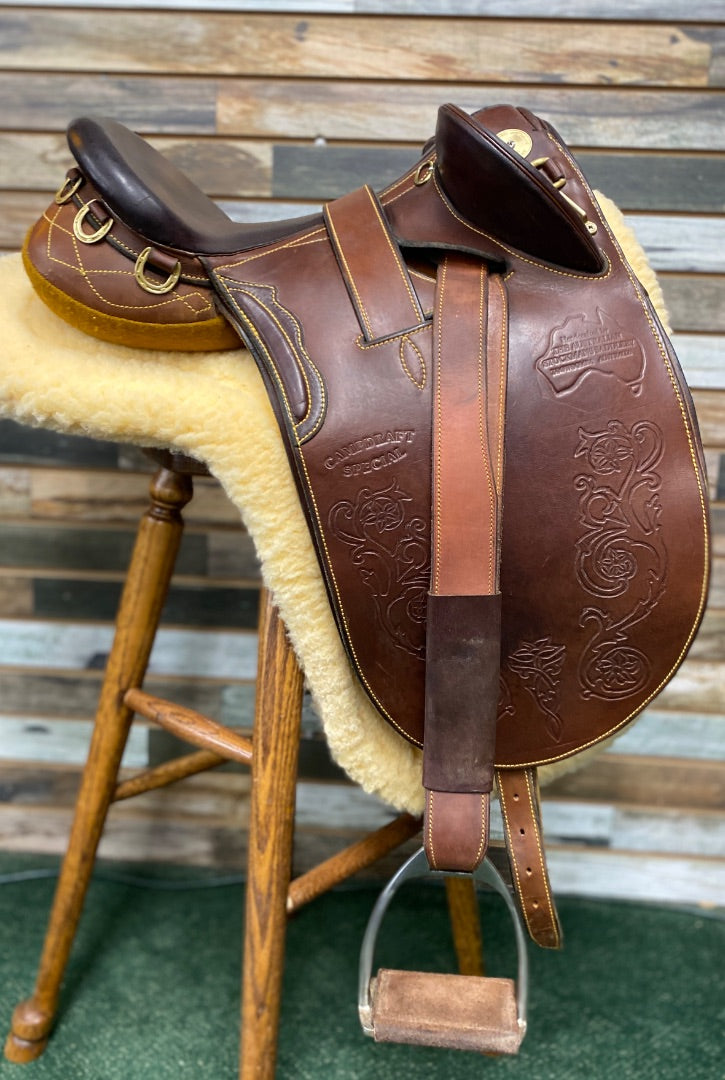 USED The Australian Stockmans Saddlery Australian Saddle 15” Dark Oil