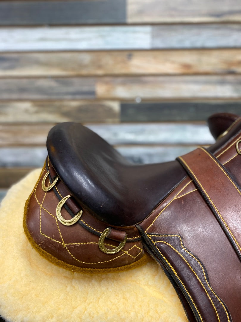 USED The Australian Stockmans Saddlery Australian Saddle 15” Dark Oil