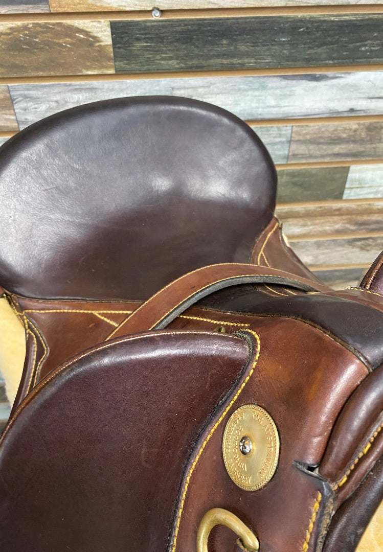 USED The Australian Stockmans Saddlery Australian Saddle 15” Dark Oil