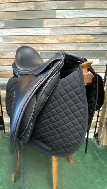 USED Kent & Masters Dressage Saddle 18" Black