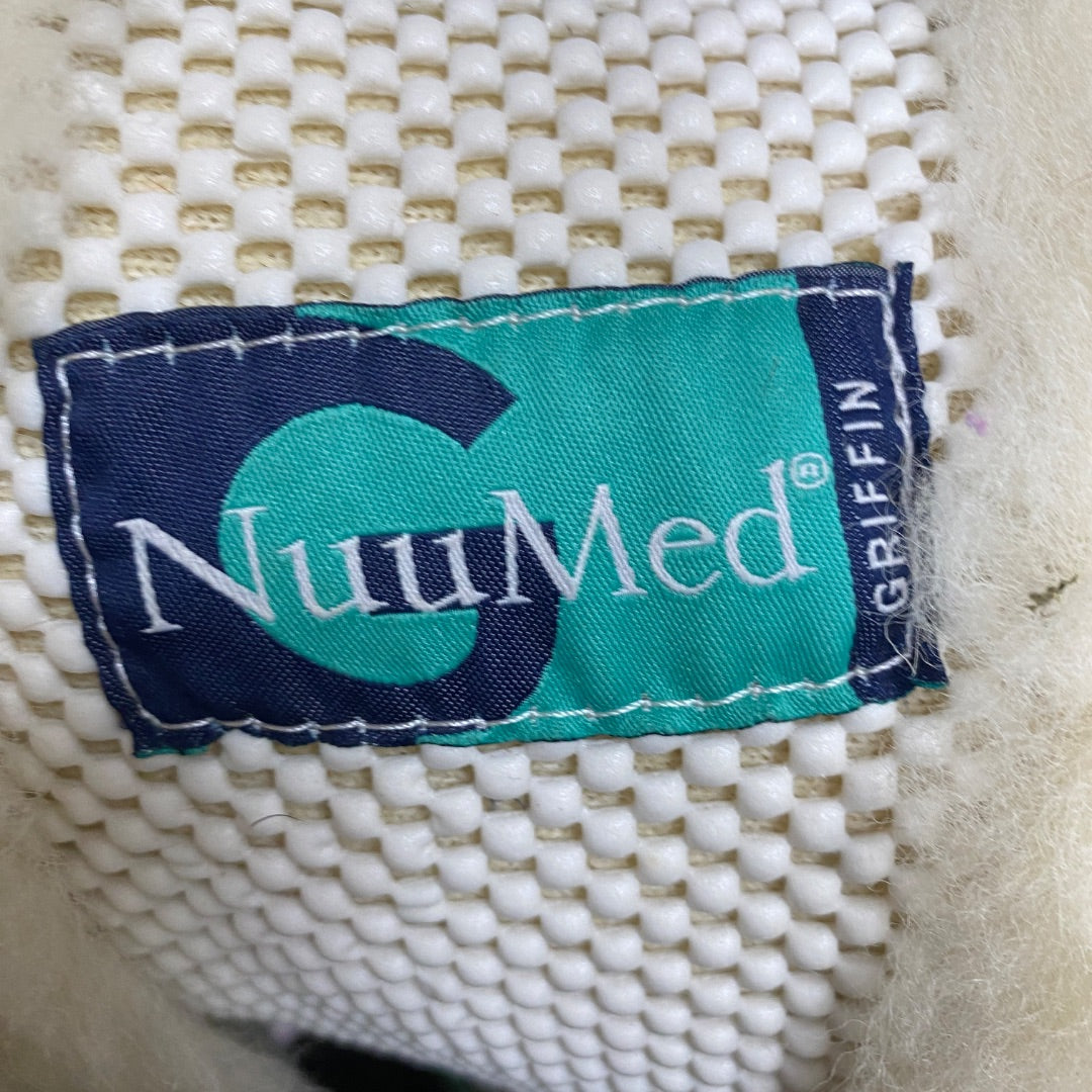 USED NuuMed English Accessories 32" White