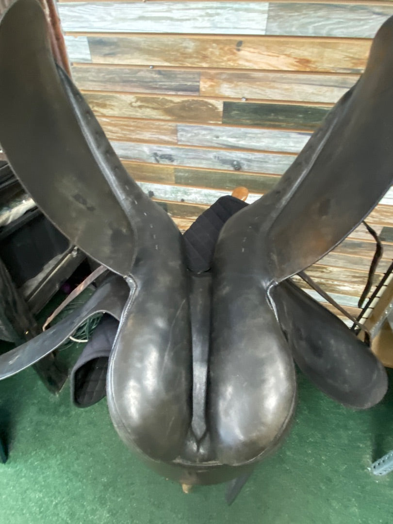 USED Passier Grand Gilbert Dressage Saddle 18" Black