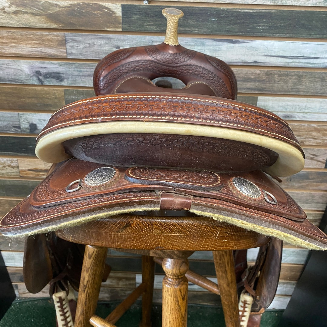 USED Circle P Short Skirt Trail Saddle 15" Dark Oil