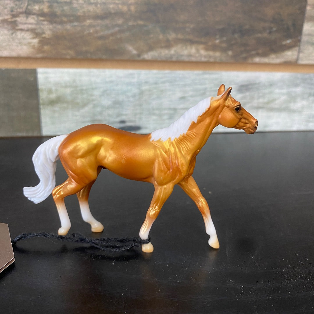 USED Breyer Palomino Walking Thoroughbred Stallion #6049