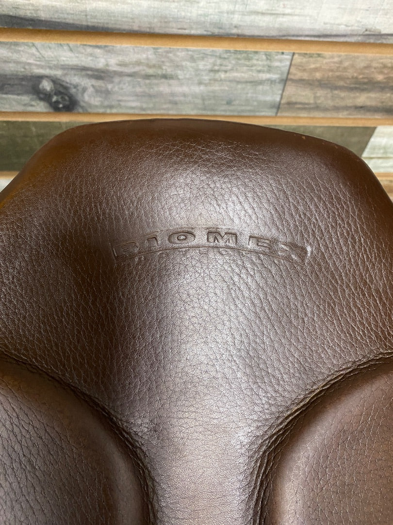 USED Stubben Excalibur English Jump Saddle 17.5" Medium Oil