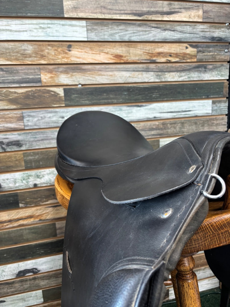 USED Ascot International Dressage Saddle 20" Black