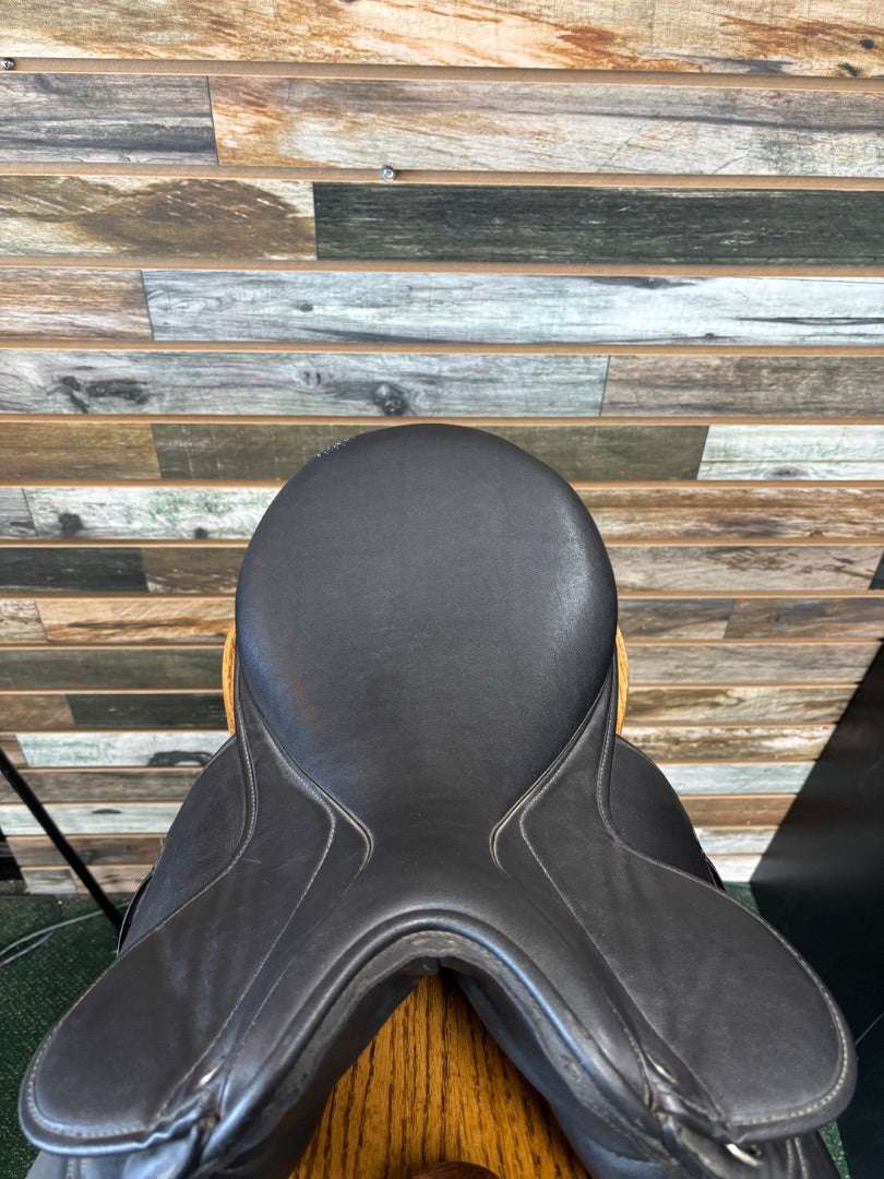 USED Thorowgood T6 Dressage Saddle 17" Black