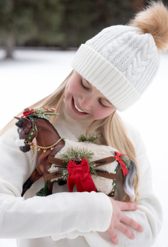 Breyer Après Ski | 2024 Holiday Horse