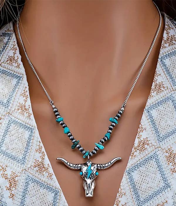 WESTERN THEME LONGHORN PENDANT NECKLACE