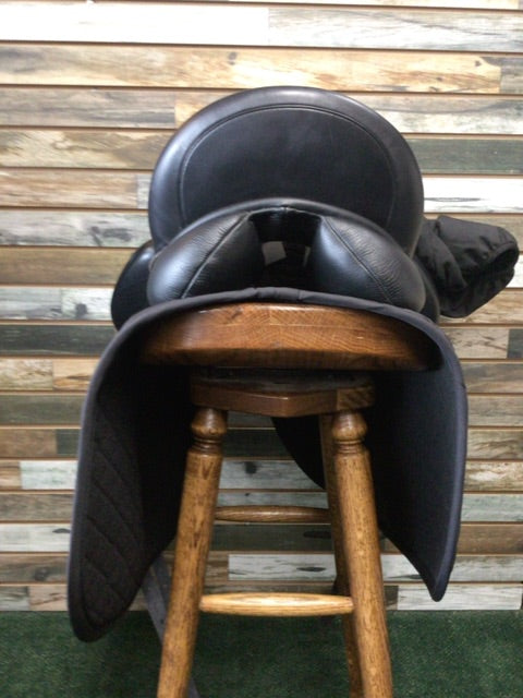 USED Custom Saddlery Dressage Saddle Wolfgang Solo Signature 17.5” Black