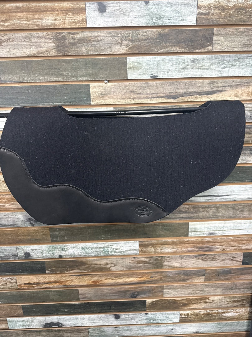 USED Crest Ridge Saddlery Rounded Western Saddle Pad 1/2" Black