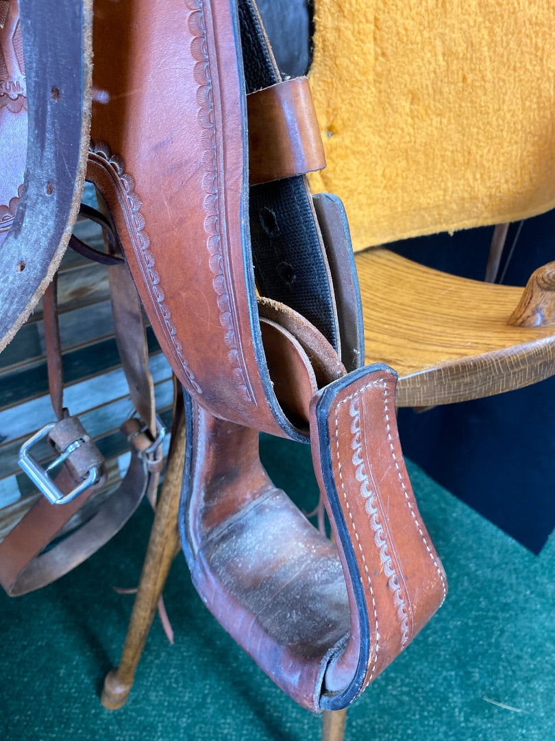 USED Circle Y Trail Flex 2 Saddle 17"