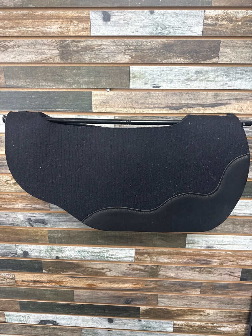 USED Crest Ridge Saddlery Rounded Western Saddle Pad 1/2" Black