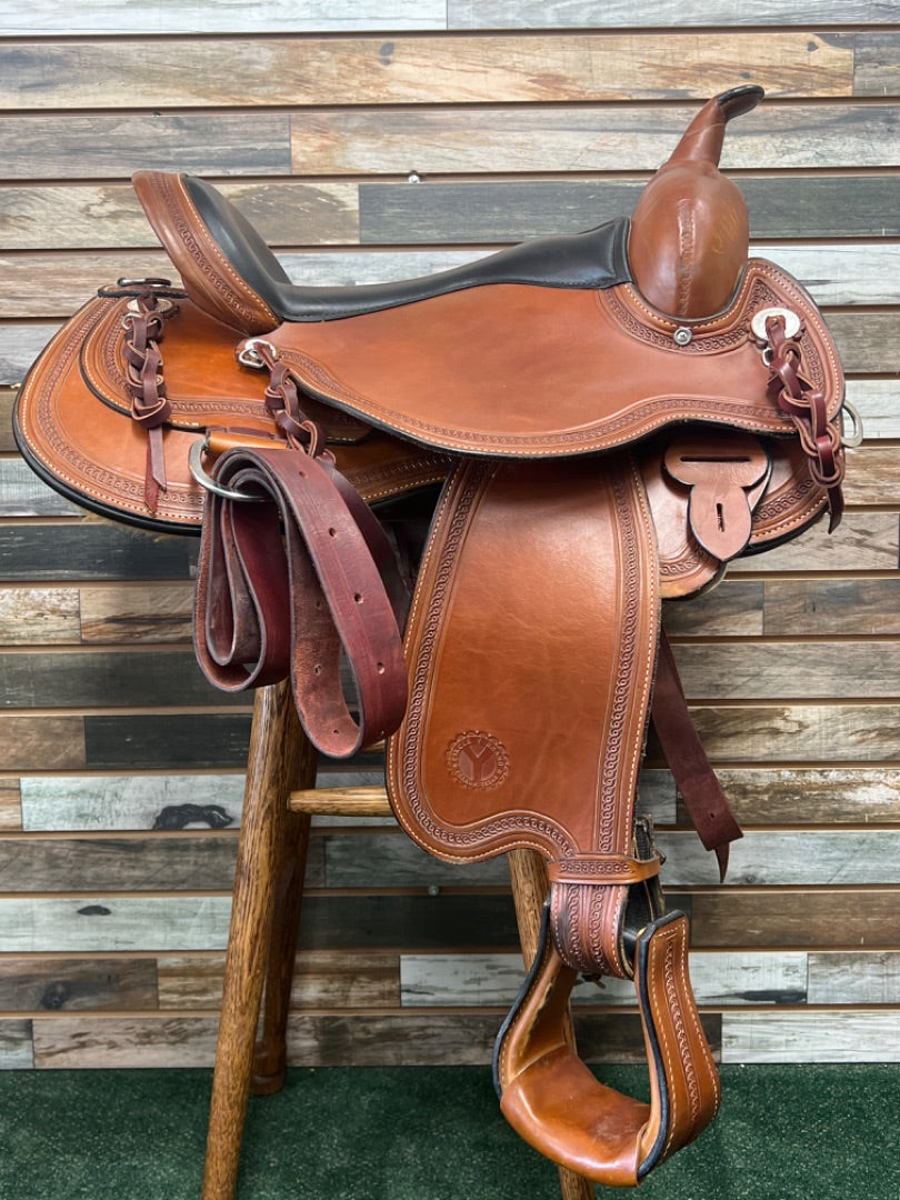 USED Circle Y Flex 2 Trail Saddle 16” Medium Oil