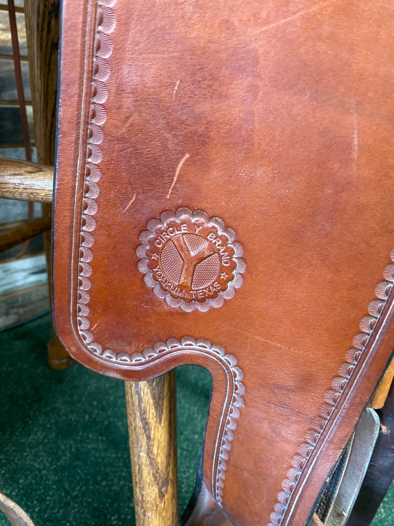 USED Circle Y Trail Flex 2 Saddle 17"