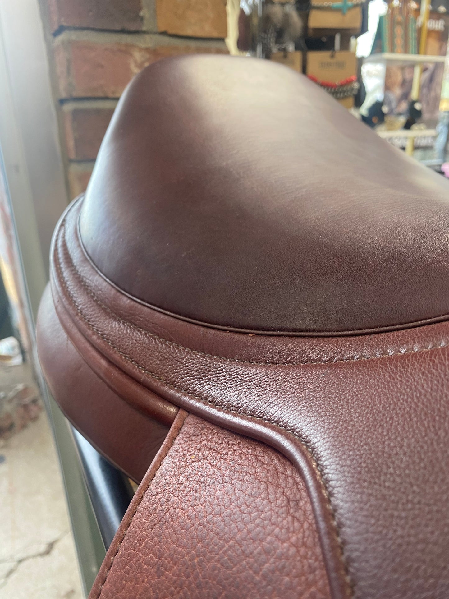 Remy Pro Jump Saddle 17.5"
