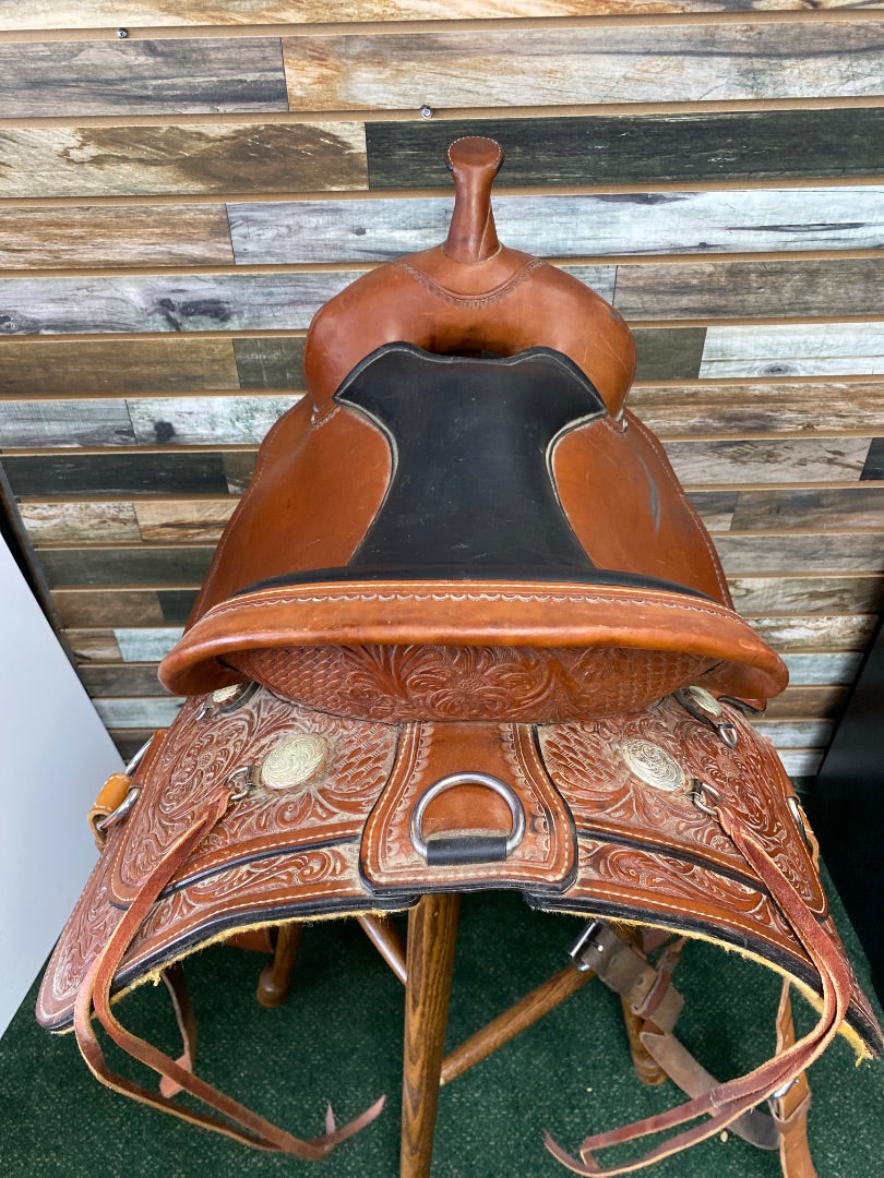USED Circle Y Trail Flex 2 Saddle 17"