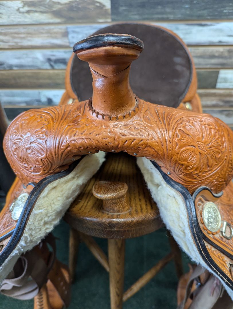 USED Circle Y Gladewater Circle Y High Horse Western Saddle Wide Tree 17" Light Oil