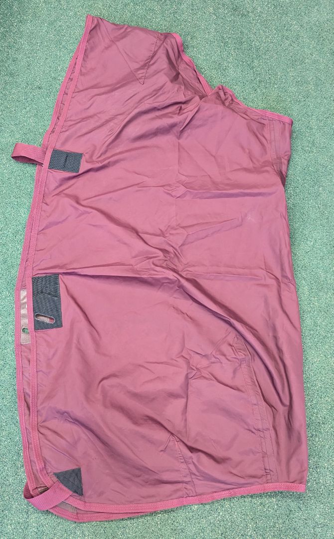 USED Schneiders Turnout Sheet 70” Burgundy