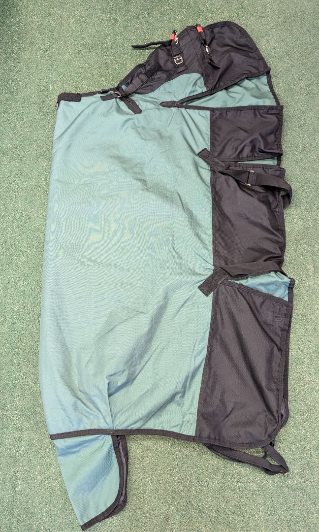 USED Tough1 Heavy Weight Turnout Blanket 69” Green