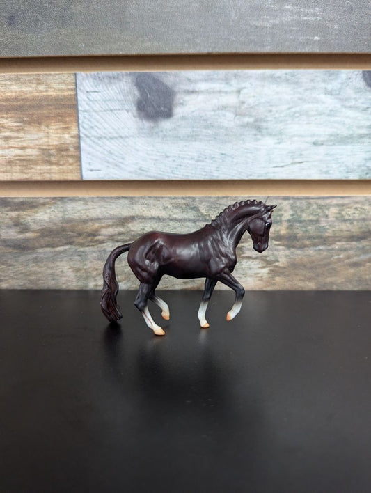 USED Breyer Valegro Stablemates Dark Bay