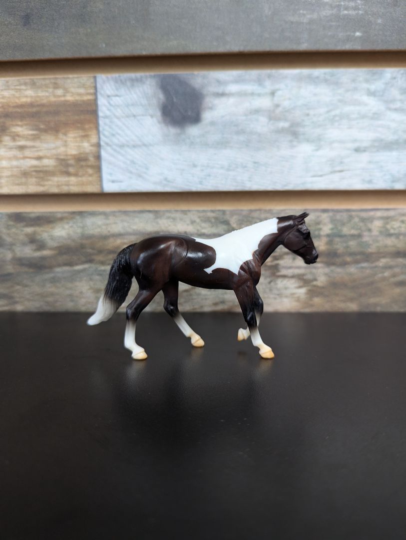 USED Breyer Loping Quarter Horse Pinto Stablemate Bay Pinto