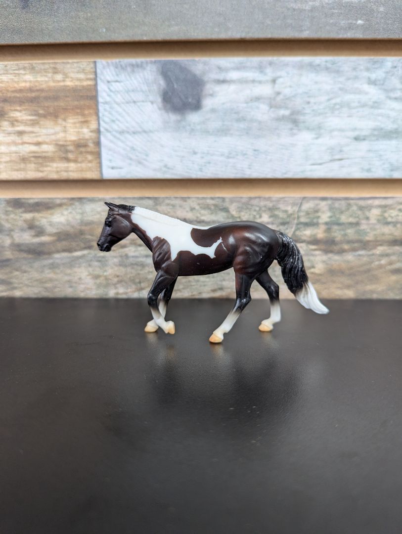 USED Breyer Loping Quarter Horse Pinto Stablemate Bay Pinto