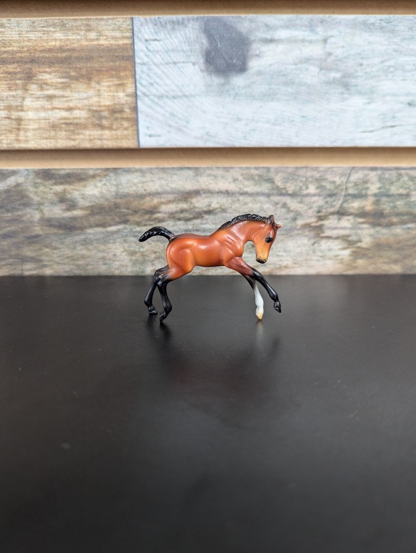 USED Breyer Scrambling Foal 6049 Stablemate Bay