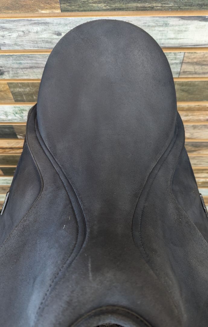 USED Wintec Pro Dressage Saddle 18" Black