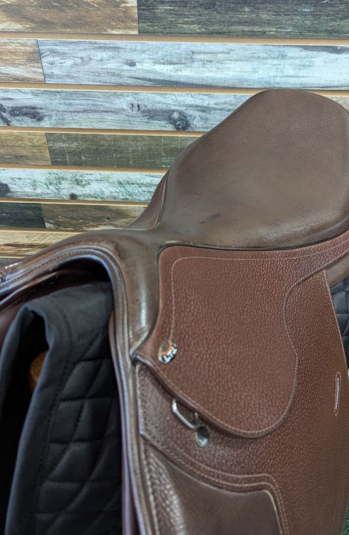 USED Tekna LeTek Plus Close Contact Saddle 17.5” Medium Oil