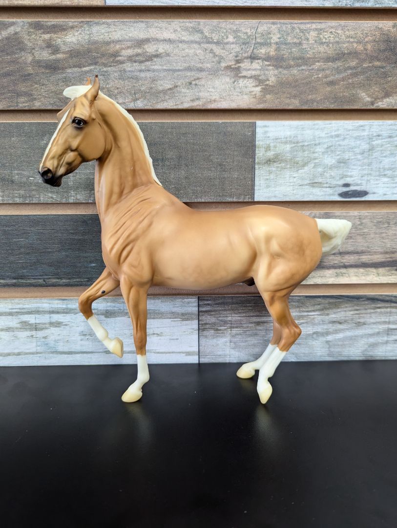 USED Breyer Palomino Marwari #1495 Traditional