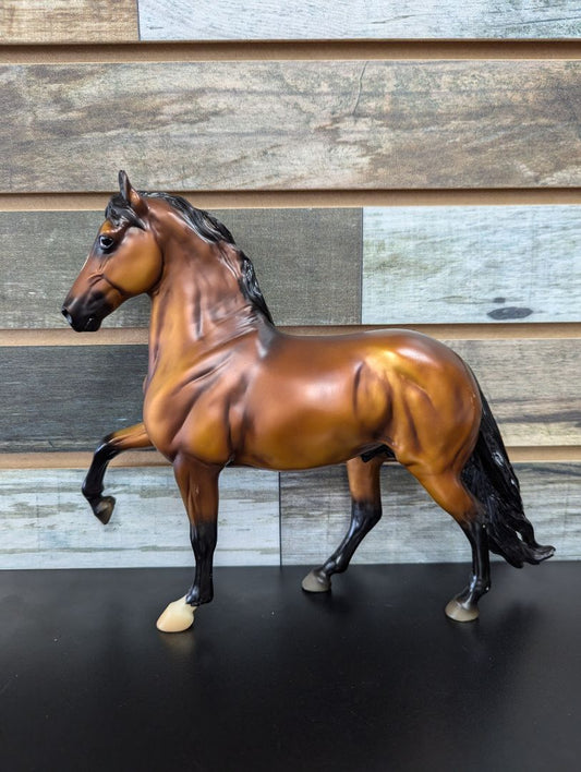 USED Breyer Cobrizo #710914 Traditional Bay