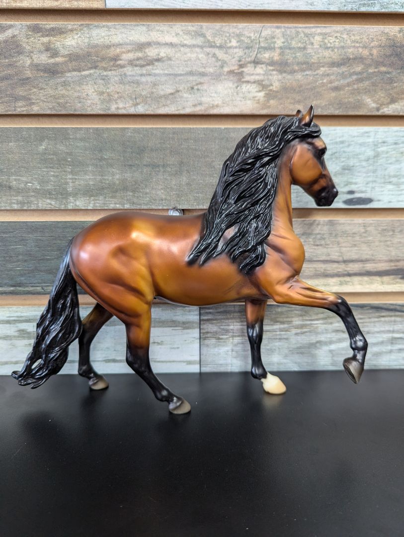 USED Breyer Cobrizo #710914 Traditional Bay